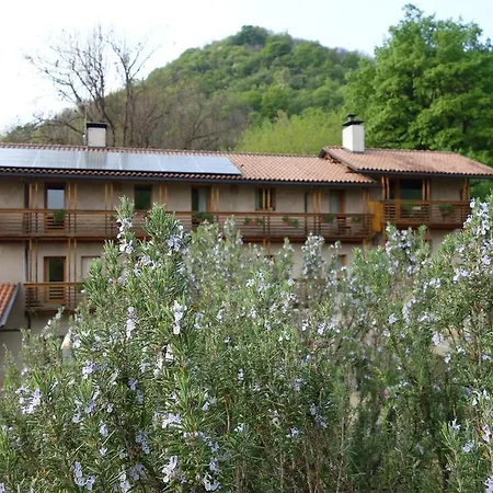ベッド・アンド・ブレックファスト Agriturismo Sogni D' Orto Faedis